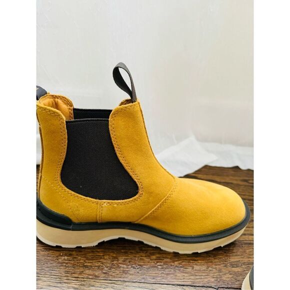 Sorel NWOT Hi Line Chelsea Ankle Boots - Picture 7 of 11